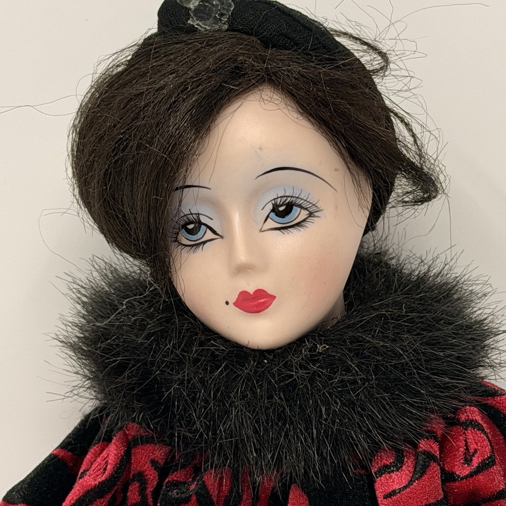 Vintage Style Porcelain Boudoir Lady Doll Red Black Fur Trim Damask Robe 19" - Picture 6 of 15